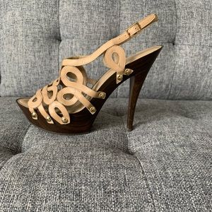 Gorgeous leather and solid wood 4” heels